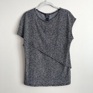 Clara Sun Woo Slinky Knit Asymmetrical Sleeve Blouse Womens Small Black White